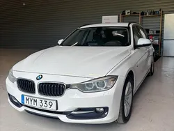 Vit Begagnad 2013 BMW 320 Sport Line Kombi | 89 900 kr (Marknadspris)