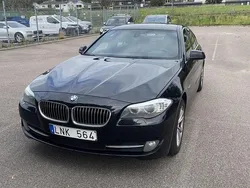 Svart Begagnad 2010 BMW 520 Sedan | 93 900 kr (Marknadspris)