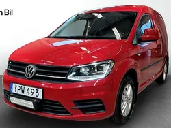 Röd (körsbärsröd) Begagnad 2019 VW Caddy Comfortline Minibuss | 159 900 kr (Marknadspris)