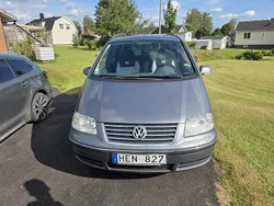 Grå Begagnad 2010 VW Sharan Minibuss | 55 000 kr