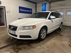 Vit Begagnad 2010 Volvo V70 Drive Kinetic Kombi | 54 900 kr (Bra pris)