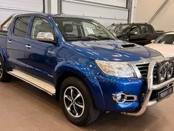 Röd (blåmetallic) Begagnad 2015 Toyota HiLux Pickup | 269 900 kr (Lite dyr)