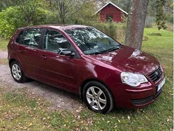 Röd Begagnad 2008 VW Polo Comfortline Halvkombi | 28 000 kr (Marknadspris)