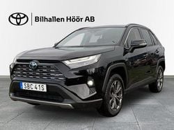 Svart Begagnad 2024 Toyota RAV4 Hybrid Executive SUV | 474 900 kr (Marknadspris)