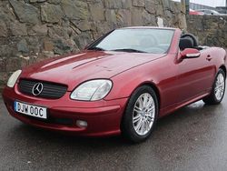 Röd Begagnad 2001 Mercedes SLK200 Cab | 39 000 kr (Superpris)