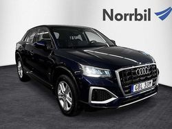 Blå (navarrablå metallic) Begagnad 2024 Audi Q2 Advanced Plus SUV | 283 900 kr (Marknadspris)