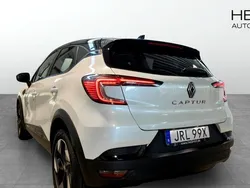 Vit Begagnad 2024 Renault Captur Techno SUV | 299 900 kr