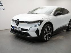 Vit Begagnad 2022 Renault Mégane Techno Halvkombi | 279 900 kr (Marknadspris)