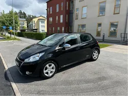 Svart Begagnad 2014 Peugeot 208 Halvkombi | 38 000 kr (Bra pris)
