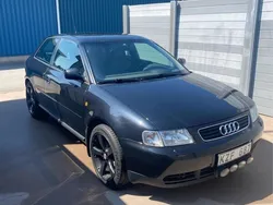 Svart Begagnad 2000 Audi A3 Attraction Halvkombi | 25 000 kr (Bra pris)