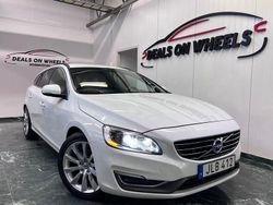 Vit Begagnad 2014 Volvo V60 Momentum Kombi | 134 900 kr (Marknadspris)