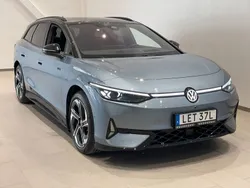 Ljusblå (svart) Begagnad 2025 VW ID.7 GTX Sedan | 649 900 kr (Superpris)