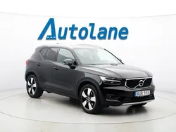 Svart Begagnad 2018 Volvo XC40 Momentum SUV | 269 900 kr (Marknadspris)