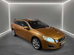 Brun Begagnad 2011 Volvo V60 Momentum Kombi | 84 900 kr (Marknadspris)