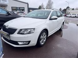 Vit Begagnad 2016 Skoda Octavia Kombi | 74 900 kr (Bra pris)