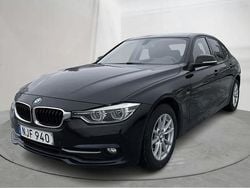 Svart Begagnad 2016 BMW 318 Sport Line Sedan | 140 000 kr (Marknadspris)