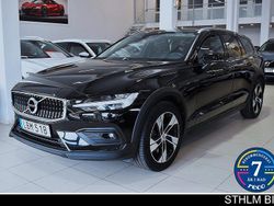 Svart Begagnad 2021 Volvo V60 CC Kombi | 349 000 kr (Marknadspris)