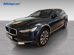 Blå Begagnad 2024 Volvo V90 CC Plus Kombi | 469 800 kr (Marknadspris)