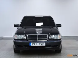 Grå Begagnad 2000 Mercedes C180 Sedan | 79 900 kr
