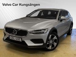 Silver Begagnad 2019 Volvo V60 CC SE Kombi | 259 900 kr (Marknadspris)