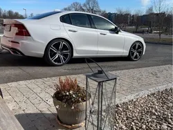 Vit Begagnad 2022 Volvo S60 R-Design Sedan | 395 000 kr (Lite dyr)