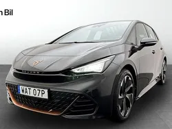 Mörkgrå (quasar grey metallic) Begagnad 2023 Cupra Born e-Boost Halvkombi | 274 900 kr (Bra pris)