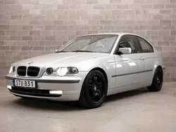 Ljusgrå Begagnad 2001 BMW 325 Halvkombi | 92 500 kr (Marknadspris)