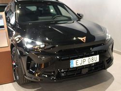 Midnight black metallic Ny 2025 Cupra Formentor SUV | 448 900 kr (Dyr)