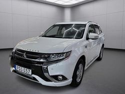 Vit Begagnad 2017 Mitsubishi Outlander P-HEV Edition SUV | 189 000 kr (Marknadspris)