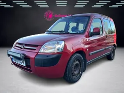 Ljusröd Begagnad 2005 Citroën Berlingo Minibuss | 18 900 kr (Bra pris)
