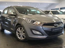 Grå Begagnad 2012 Hyundai i30 Premium Halvkombi | 99 900 kr (Marknadspris)