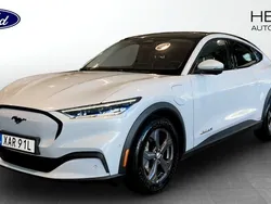 Vit (white) Begagnad 2022 Ford Mustang Mach-E SUV | 379 900 kr (Superpris)