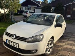 Vit Begagnad 2012 VW Golf Halvkombi | 58 000 kr (Marknadspris)