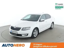 Vit Begagnad 2016 Skoda Octavia Ambition Halvkombi | 124 000 kr (Marknadspris)