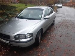 Grå Begagnad 2001 Volvo S60 Sedan | 11 000 kr (Bra pris)