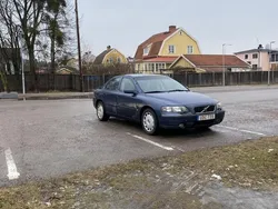 Blå Begagnad 2004 Volvo S60 Business Edition Sedan | 31 900 kr (Marknadspris)