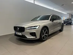 Silver Begagnad 2023 Volvo V60 Ultimate Kombi | 419 500 kr (Bra pris)
