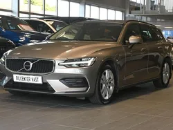 Grå Begagnad 2019 Volvo V60 Momentum Kombi | 219 000 kr (Marknadspris)