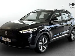 Svart (black) Begagnad 2022 MG ZS Comfort Sedan | 244 900 kr (Bra pris)