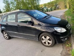 Svart Begagnad 2010 Mercedes 180 Sedan | 8 000 kr