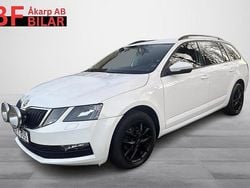 Vit Begagnad 2019 Skoda Octavia Kombi | 124 500 kr (Marknadspris)