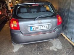 Grå Begagnad 2004 Toyota Corolla Halvkombi | 23 500 kr (Marknadspris)