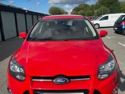 Röd Begagnad 2014 Ford Focus Titanium Kombi | 64 900 kr (Bra pris)
