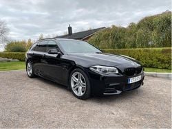Svart Begagnad 2016 BMW 530 M Sport Kombi | 229 000 kr (Marknadspris)