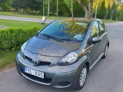 Grön Begagnad 2010 Toyota Aygo Halvkombi | 27 000 kr (Marknadspris)