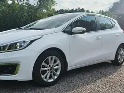 Vit Begagnad 2018 Kia Ceed Halvkombi | 115 000 kr (Marknadspris)