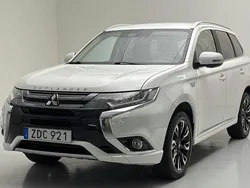 Vit Begagnad 2018 Mitsubishi Outlander SUV | 194 000 kr (Superpris)