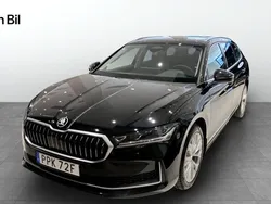 Svart Ny 2024 Skoda Superb Selection Kombi | 399 900 kr (Marknadspris)