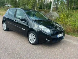 Svart Begagnad 2011 Renault Clio R.S. Halvkombi | 30 000 kr (Marknadspris)
