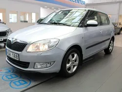 Silver Begagnad 2012 Skoda Fabia Elegance Halvkombi | 74 900 kr (Marknadspris)